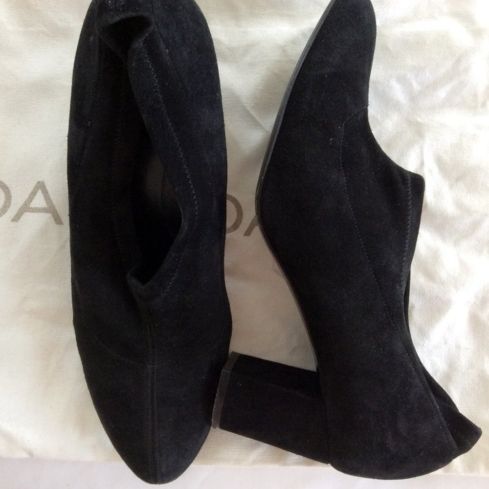 DANA DAVIS black suede dress shoes pumps heels Made in Italy Size 10.5
